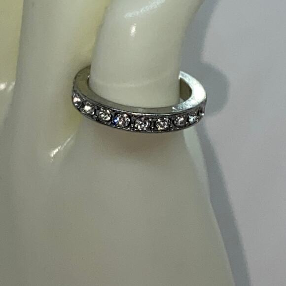 Silver-Tone Clear Rhinestone Band Style Ring Women's Size 6.5 - Picture 2 of 7